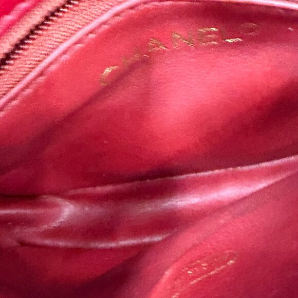 CHANEL Red Quilted Matelasse CC Logo Lambskin Waist Pouch Bum Bag - Picture 9 of 9